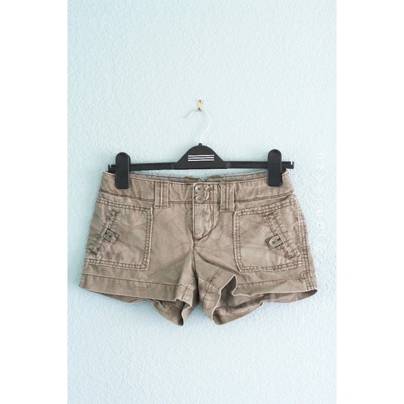 American Eagle Outfitters Pants - AEO | Floral Print Cargo Style Shorts